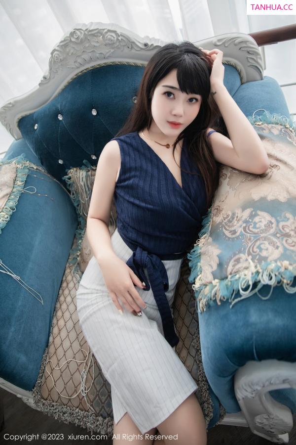   [XiuRen]高清写真图 2023.02.16 No.6272 严利娅Yuliya 短裙美腿第21张图片